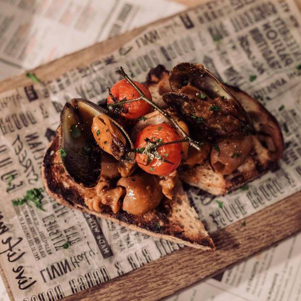 LIVIN Italy Dough House Bruschetta