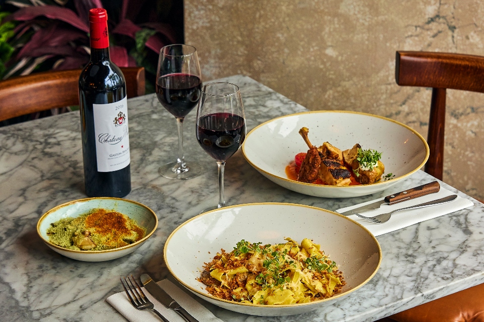 Three's a crowd call my bluff wine dinner