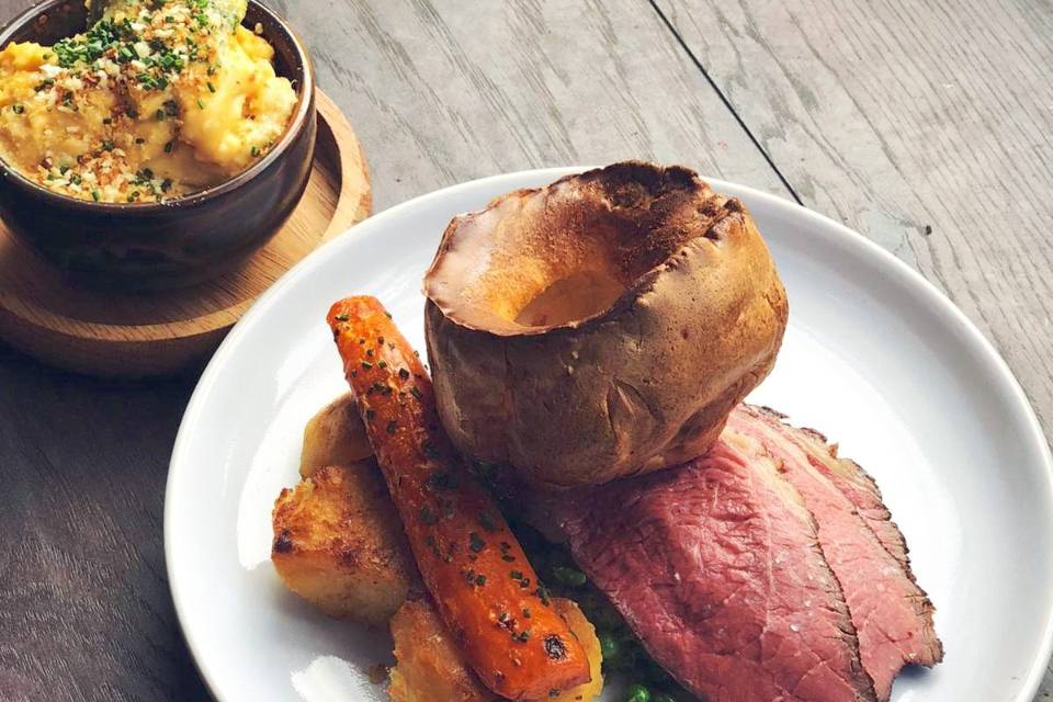 Three's A Crowd Harrogate Offer Sunday Roast Delivery Beef