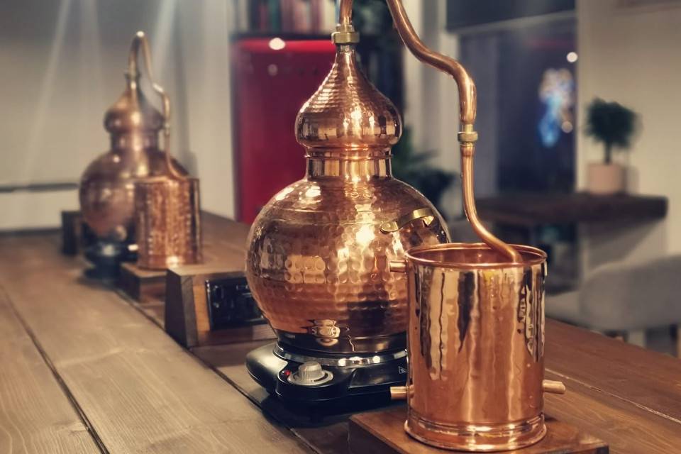 Liquor Studio Leeds Gin School distiller