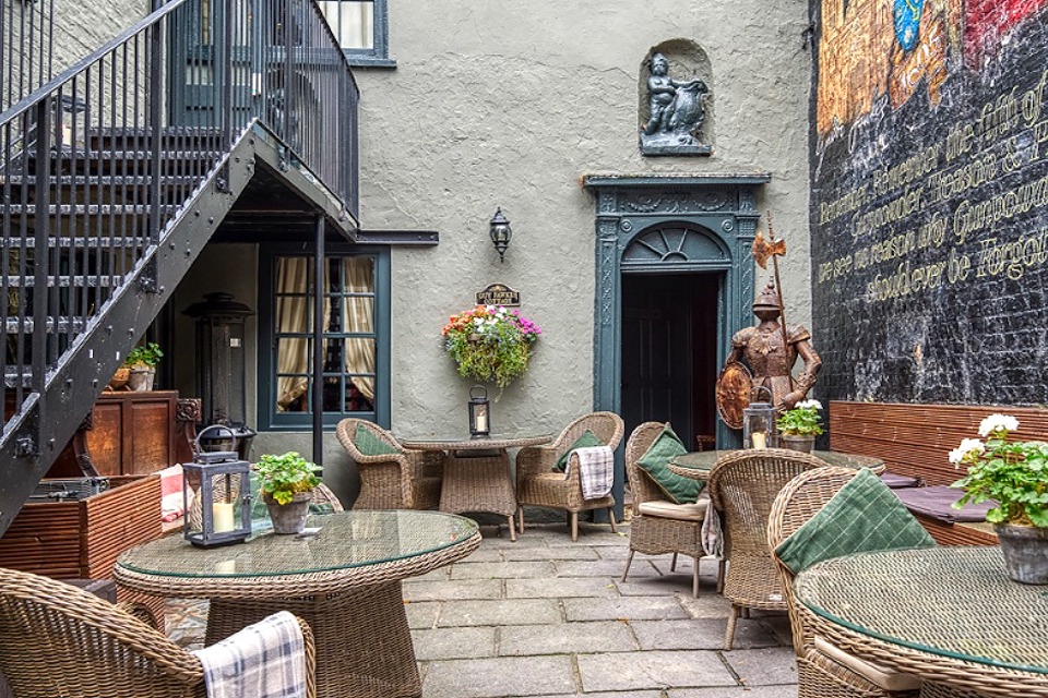 Guy Fawkes Inn york beer garden