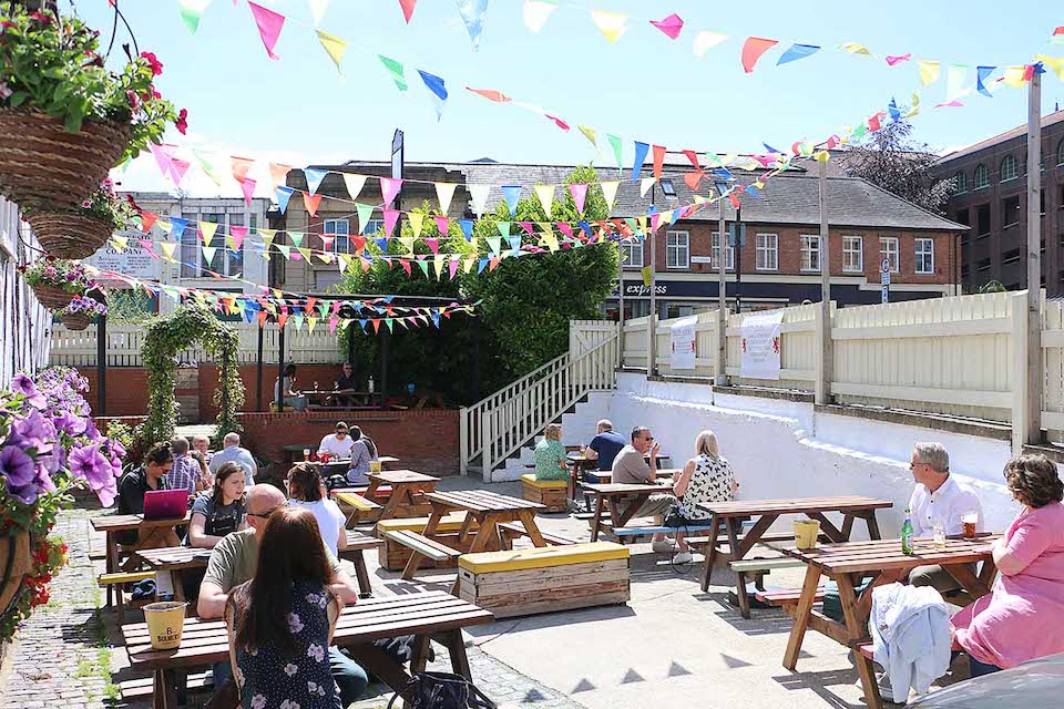 The Red Lion - Best beer garden in York