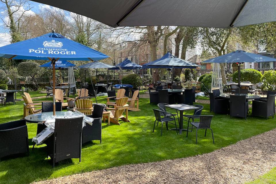 The Churchill Hotel - best beer gardens in York