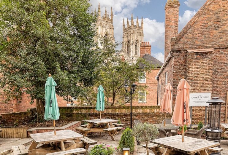 Pubs in York - Lamb and Lion
