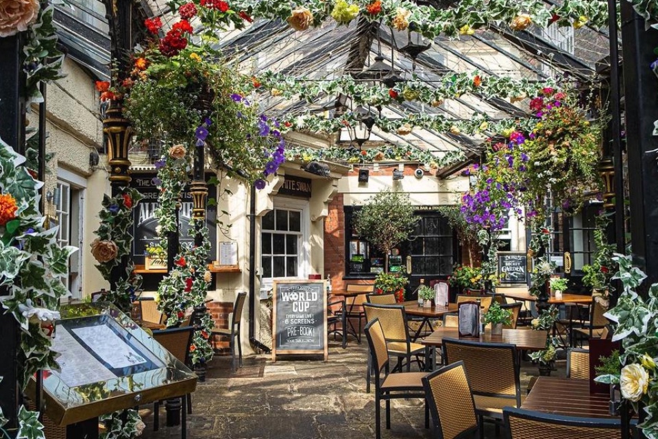 The Old White Swan - Best Pubs in York