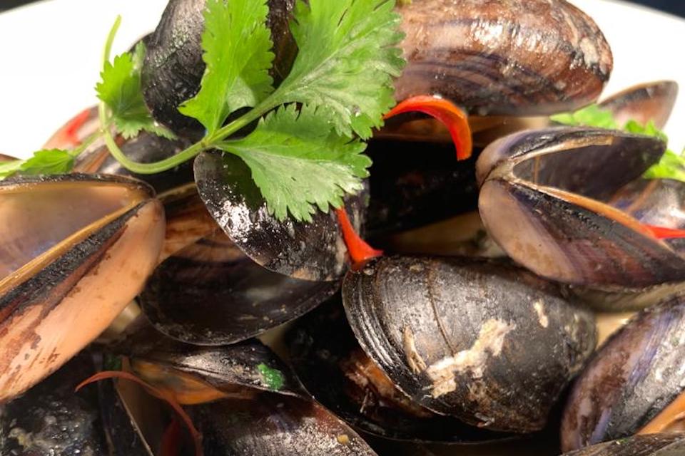 catch seafood leeds - clams