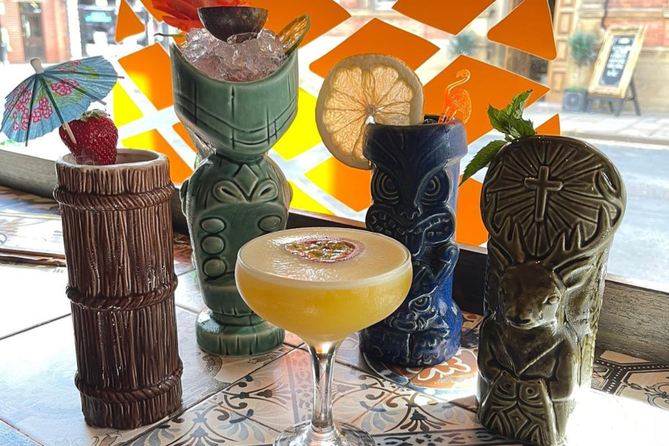 Bars in Wakefield, The Golden Pineapple