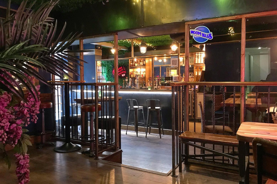 Bars in Wakefield, Elliotts Bar