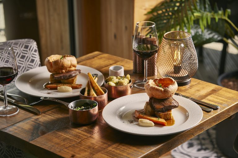 Bosun's York - Sunday lunch with Yorkshire pudding and red wine