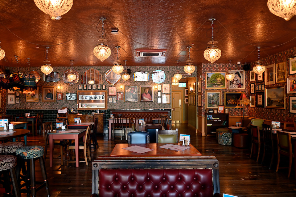 Icaro Lounge Burnley interior