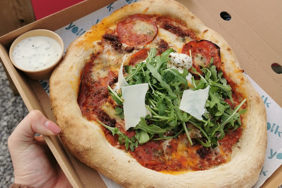 yolk farm pizza with rocket 