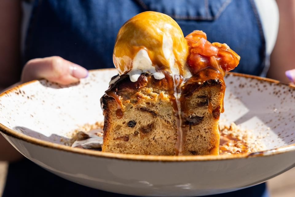 Federal Brunch hot cross bun