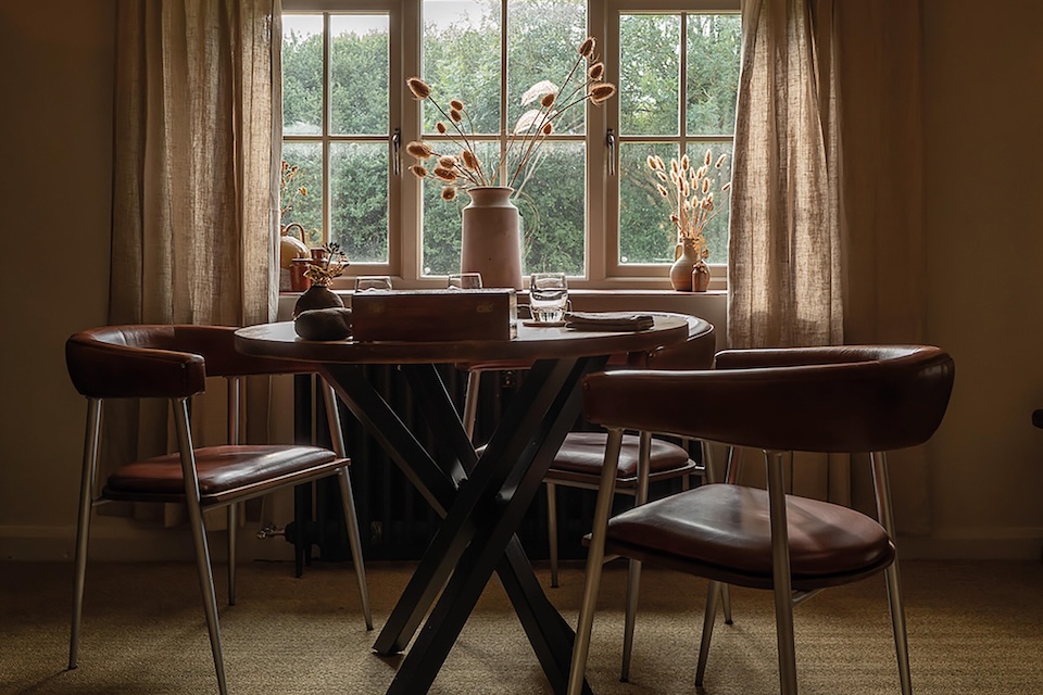 Pignut Table Helmsley, gifts for couples 