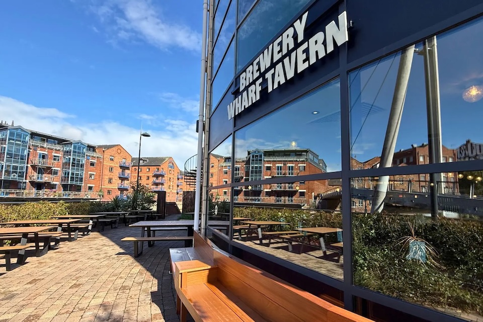 Brewery Wharf Tavern exterior