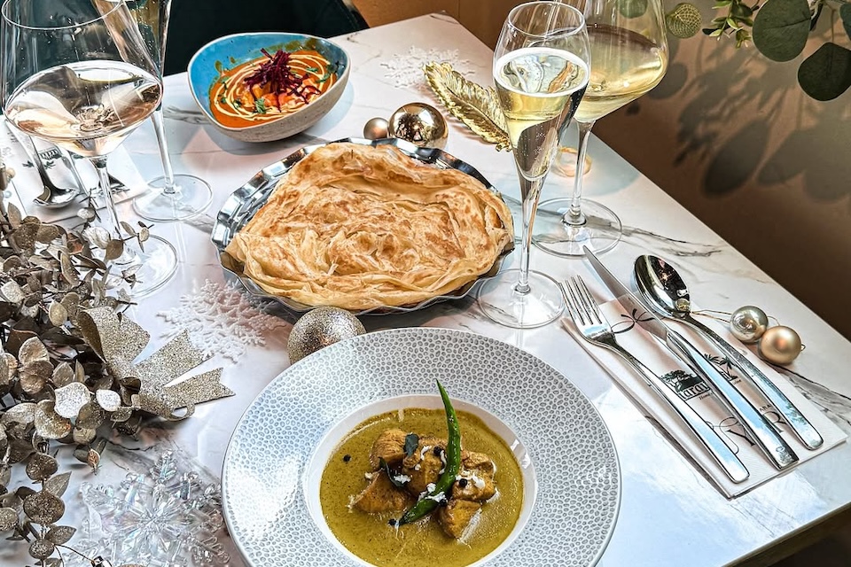 Uyare Christmas menus, festive table scape.