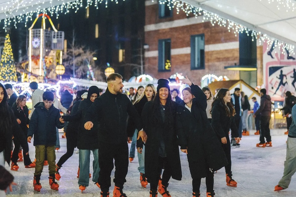 Leeds Christmas Market - Ice skating